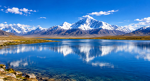 Pristine waters of sacred Lake Mansarovar